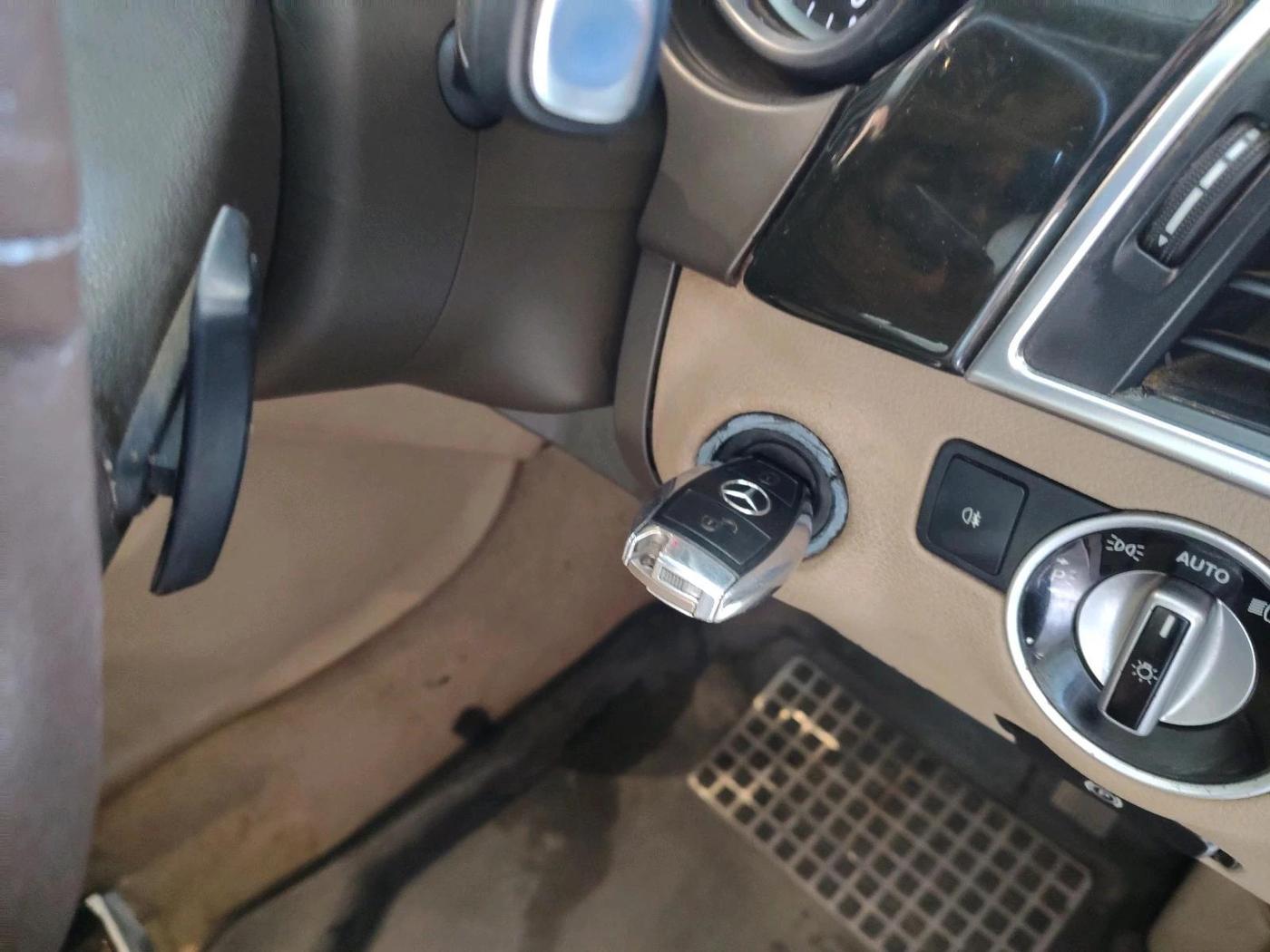 2014 Mercedes Benz Ml Class 250 CDI, Diesel, Automatic, 2,16,549 km, interior