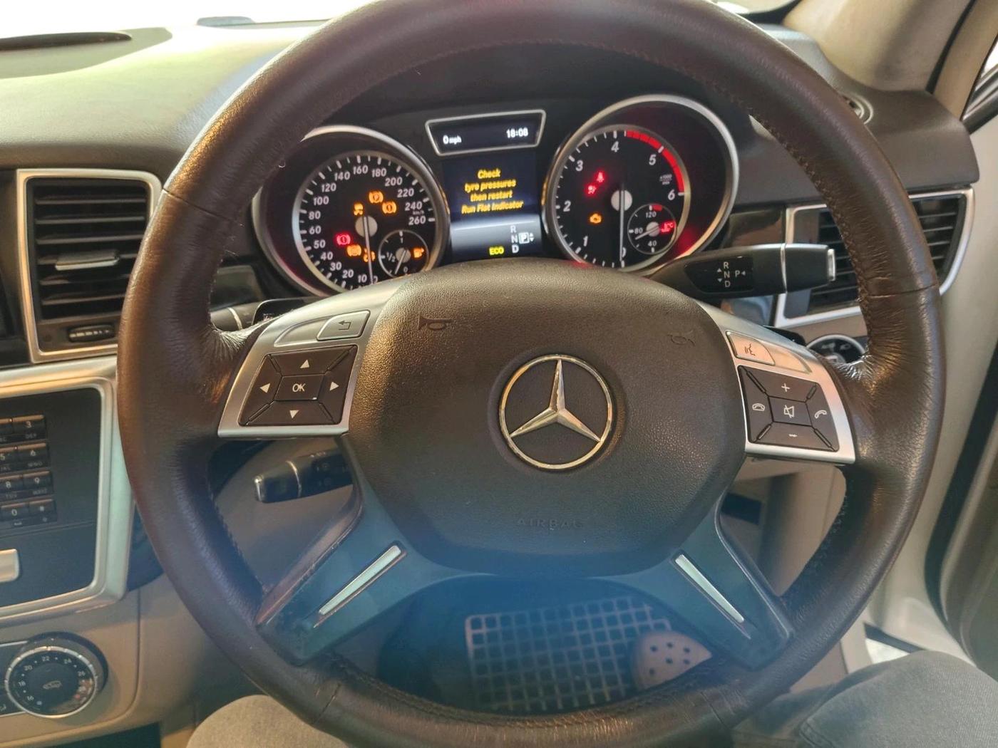 2014 Mercedes Benz Ml Class 250 CDI, Diesel, Automatic, 2,16,549 km, interior