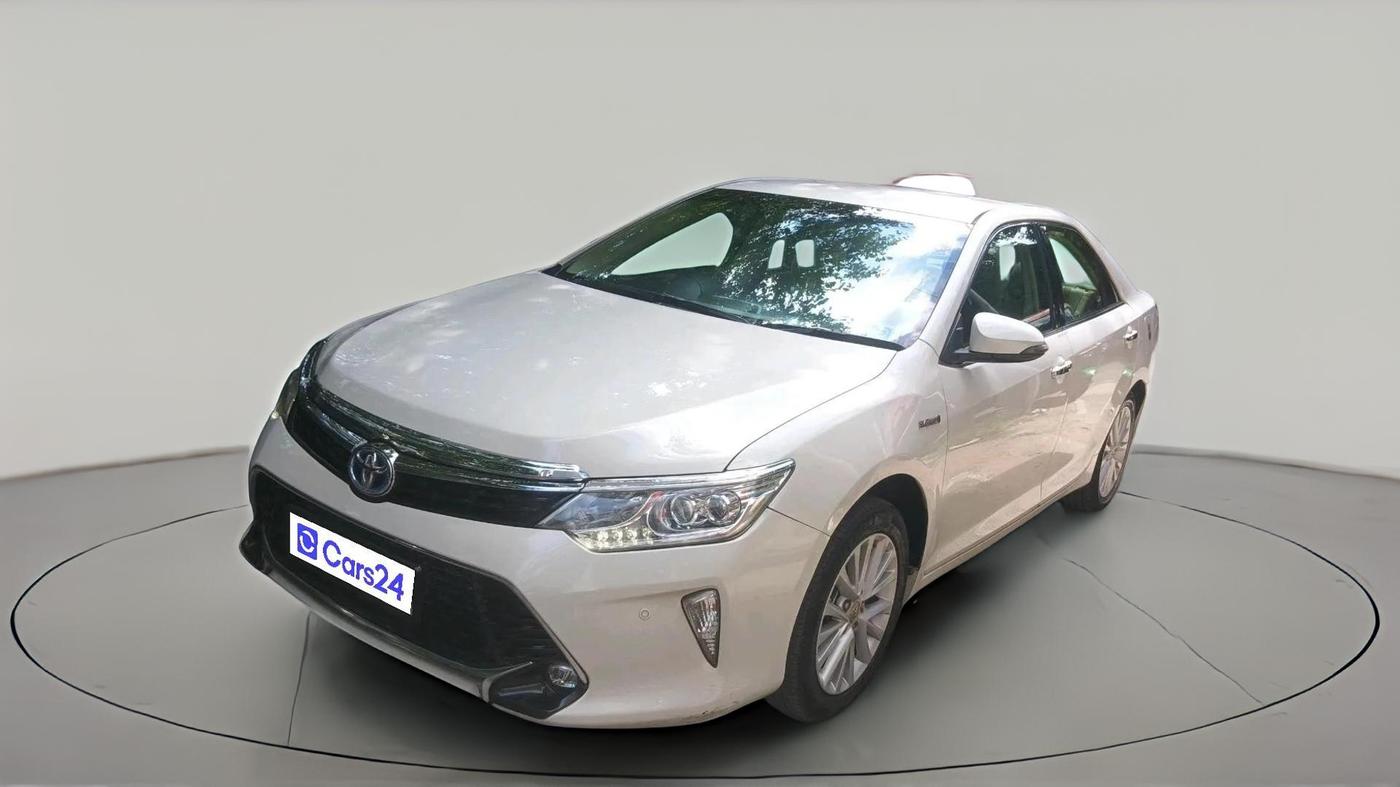 2017 Toyota Camry HYBRID, Hybrid, Automatic, 1,79,643 km, exterior