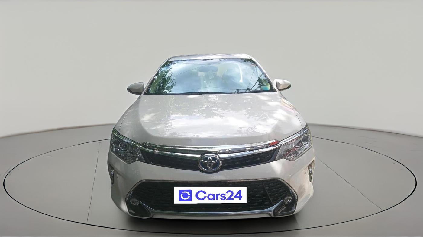 2017 Toyota Camry HYBRID, Hybrid, Automatic, 1,79,643 km, exterior