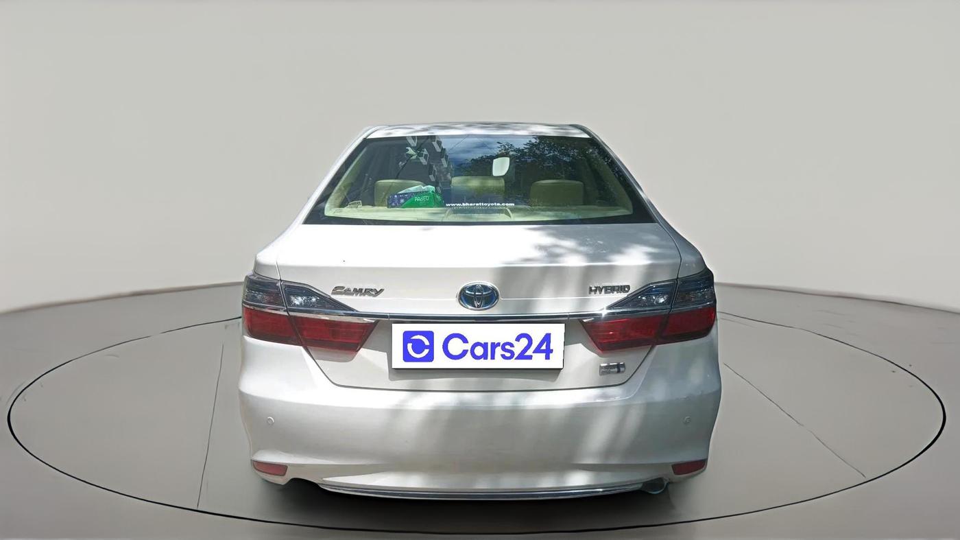 2017 Toyota Camry HYBRID, Hybrid, Automatic, 1,79,643 km, exterior