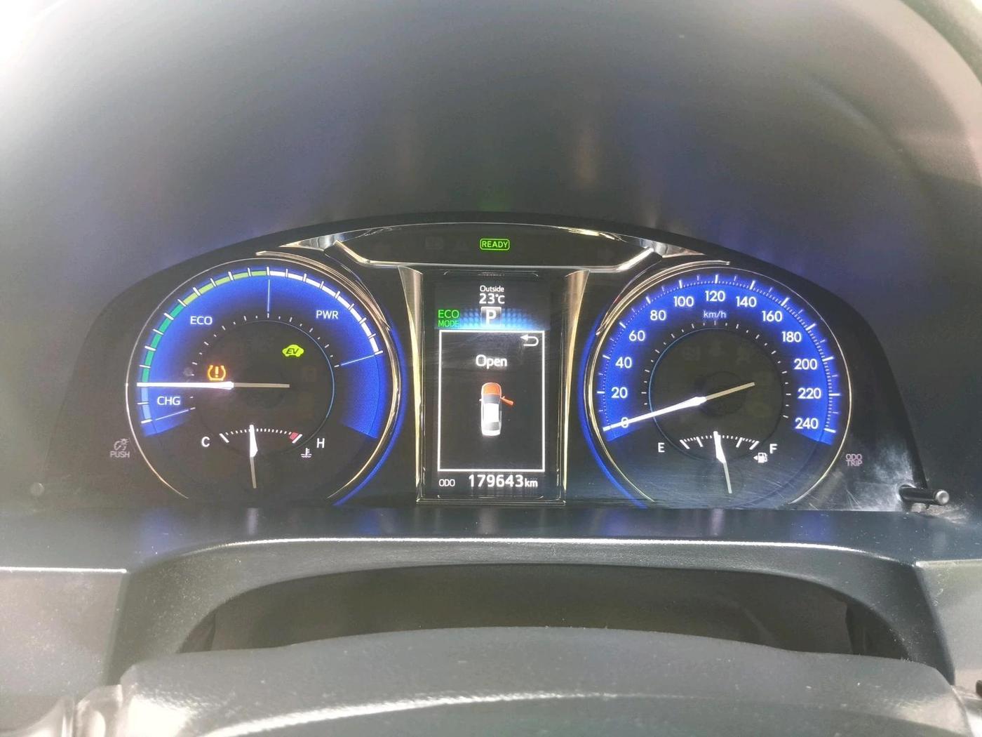 2017 Toyota Camry HYBRID, Hybrid, Automatic, 1,79,643 km, interior