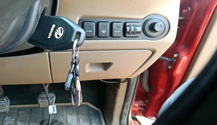 2016 Mahindra TUV300 T8, Diesel, Manual, 91,009 km, interior