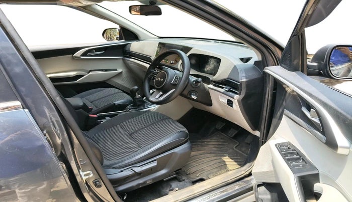 2022 KIA CARENS PRESTIGE 1.5 PETROL 7 STR, Petrol, Manual, 28,468 km, interior