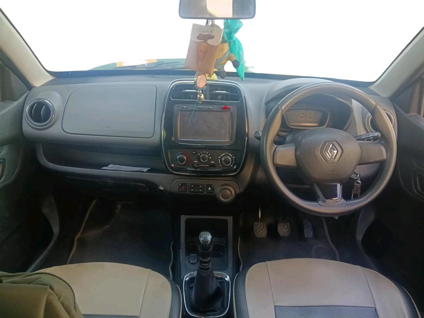 2017 Renault Kwid RXT 0.8, Petrol, Manual, 49,263 km, interior