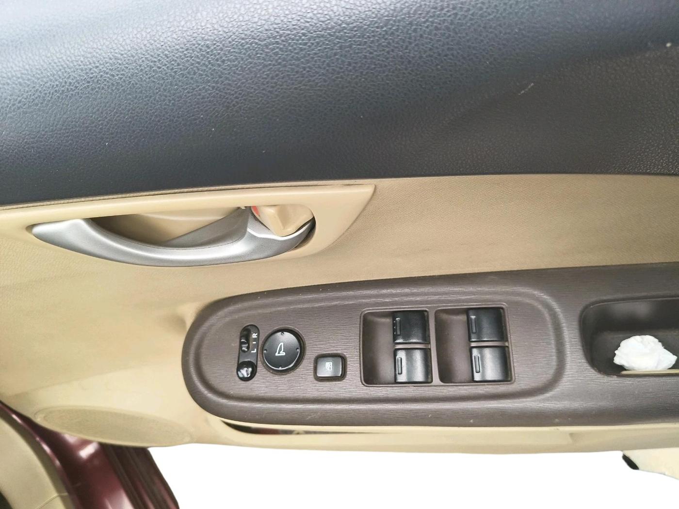2013 Honda Amaze 1.2L I-VTEC VX, Petrol, Manual, 93,498 km, interior