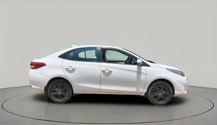 2018 Toyota YARIS VX CVT, Petrol, Automatic, 65,034 km, exterior