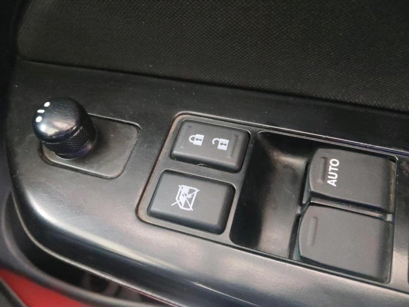 2013 Maruti Swift VXI, Petrol, Manual, 59,916 km, interior