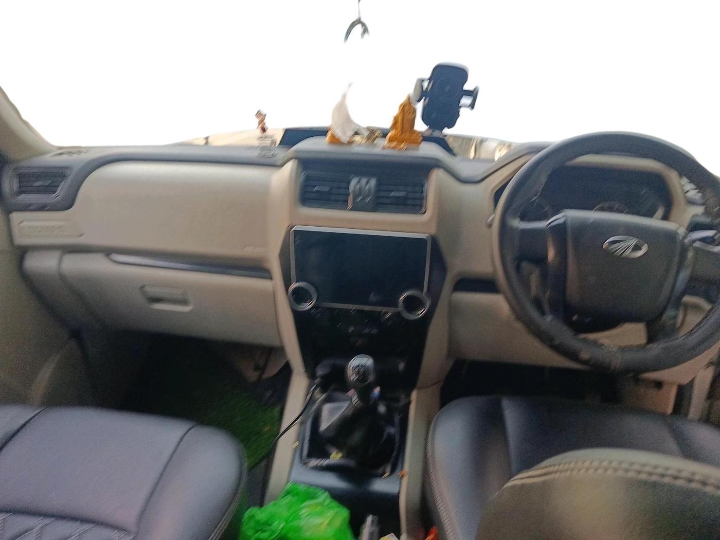 2018 Mahindra Scorpio S5, Diesel, Manual, 2,02,699 km, interior