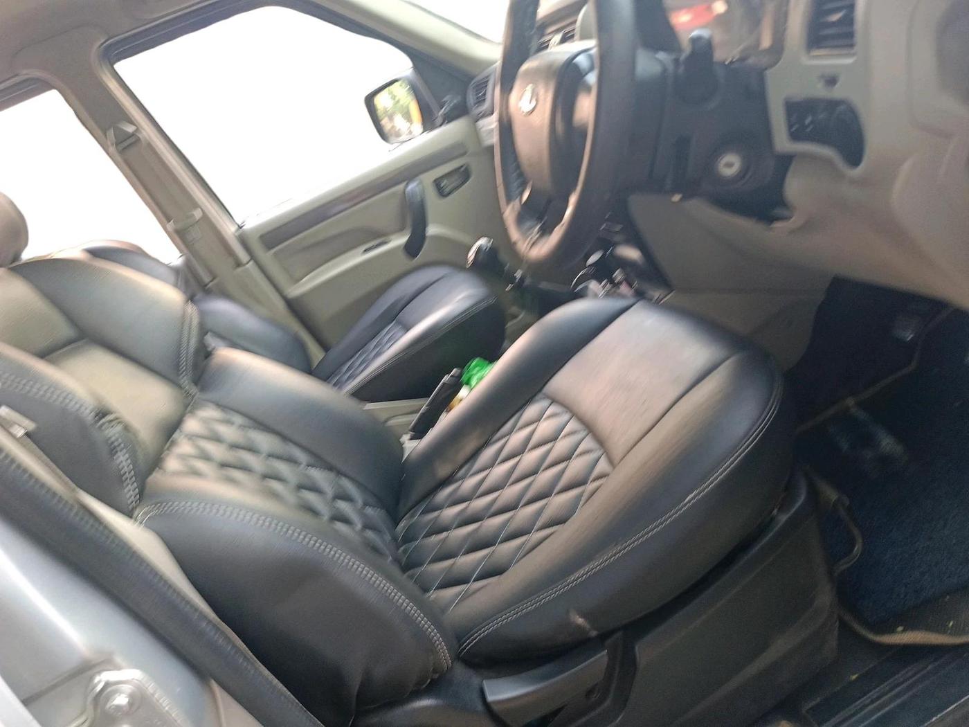 2018 Mahindra Scorpio S5, Diesel, Manual, 2,02,699 km, interior