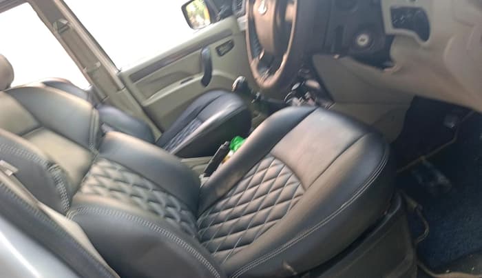 2018 Mahindra Scorpio S5, Diesel, Manual, 2,02,698 km, interior