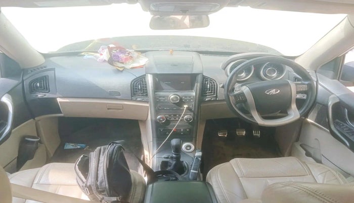2015 Mahindra XUV500 W10, Diesel, Manual, 85,050 km, interior