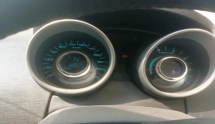 2015 Mahindra XUV500 W10, Diesel, Manual, 85,050 km, interior