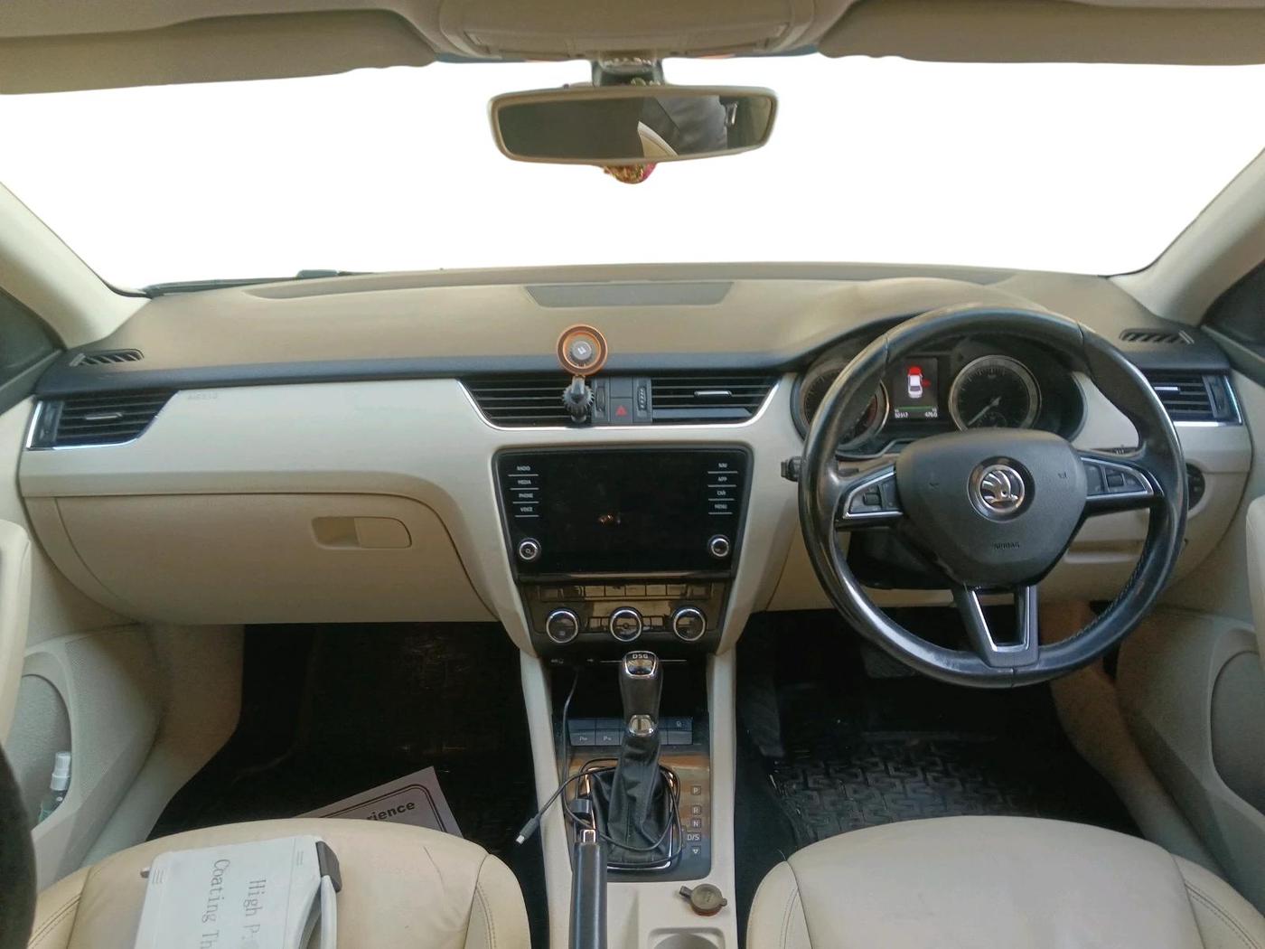2017 Skoda Octavia STYLE PLUS AT 1.8 TSI, Petrol, Automatic, 52,317 km, interior