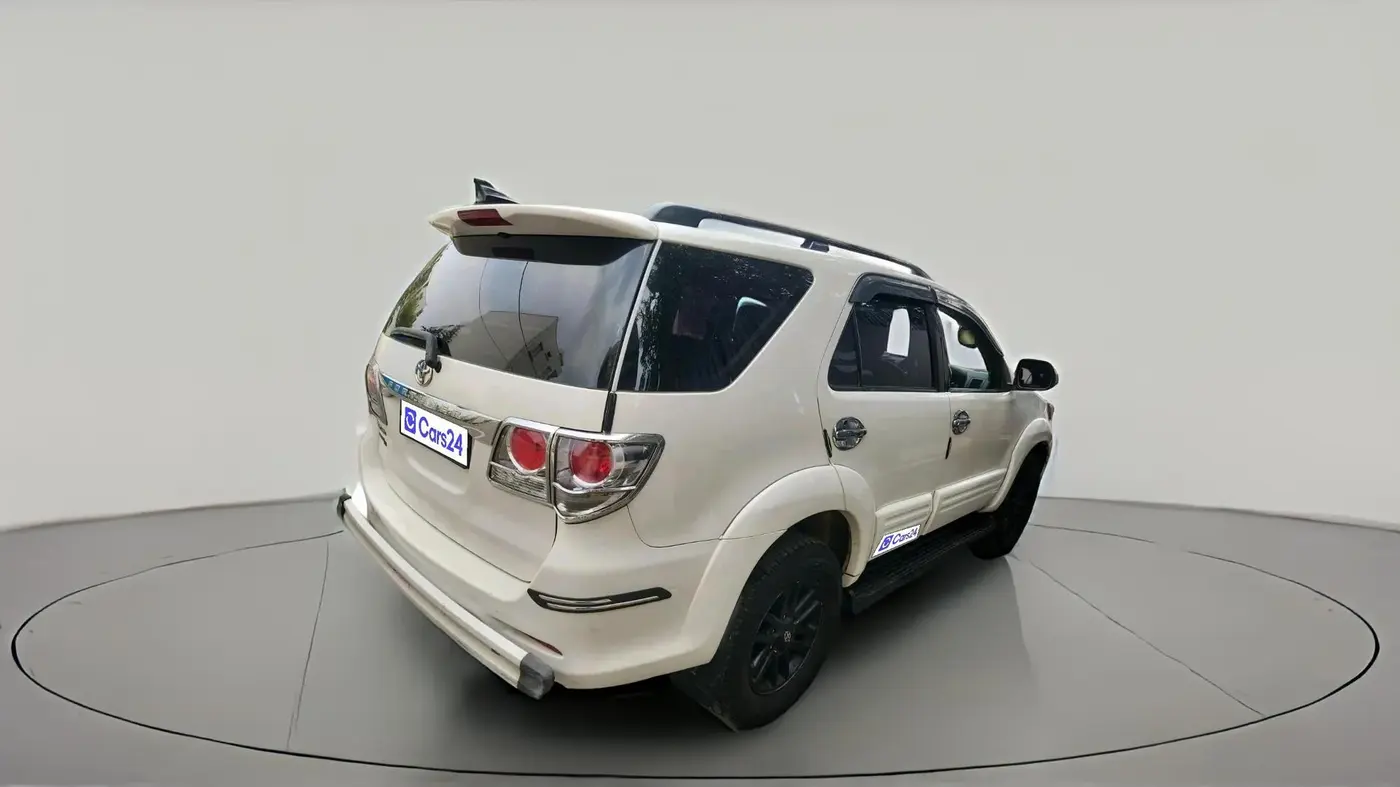 2014 Toyota Fortuner 3.0 4X4 MT, Diesel, Manual, 1,82,992 km, exterior
