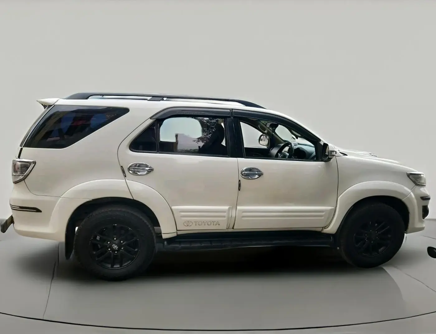 2014 Toyota Fortuner 3.0 4X4 MT, Diesel, Manual, 1,82,992 km, exterior