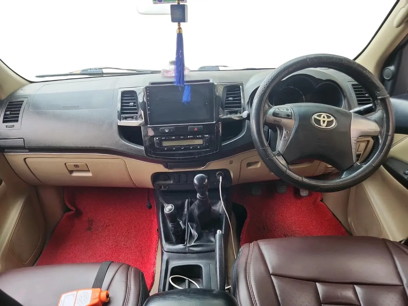 2014 Toyota Fortuner 3.0 4X4 MT, Diesel, Manual, 1,82,992 km, interior
