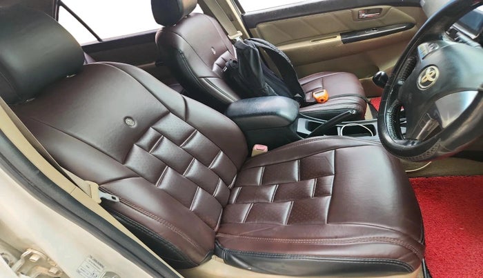 2014 Toyota Fortuner 3.0 4X4 MT, Diesel, Manual, 1,82,992 km, interior