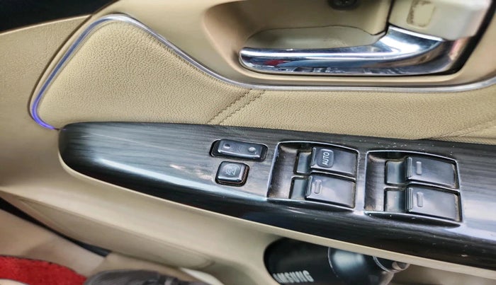 2014 Toyota Fortuner 3.0 4X4 MT, Diesel, Manual, 1,82,992 km, interior