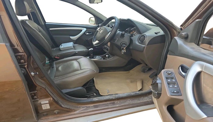 2016 Renault Duster 110 PS RXZ 4X2 AMT DIESEL, Diesel, Automatic, 1,80,881 km, interior