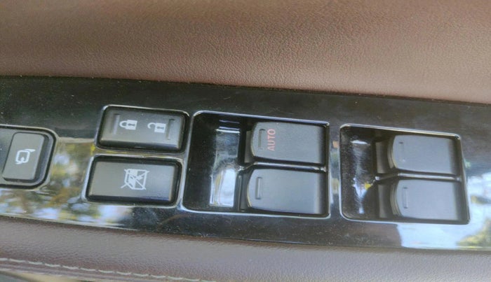 2024 Maruti Grand Vitara ALPHA SMART HYBRID, Petrol, Manual, 25,285 km, interior