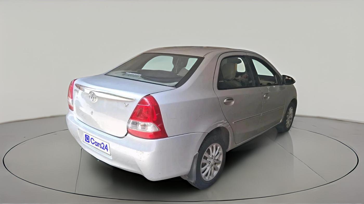 2013 Toyota Etios V, Petrol, Manual, 1,87,408 km, exterior