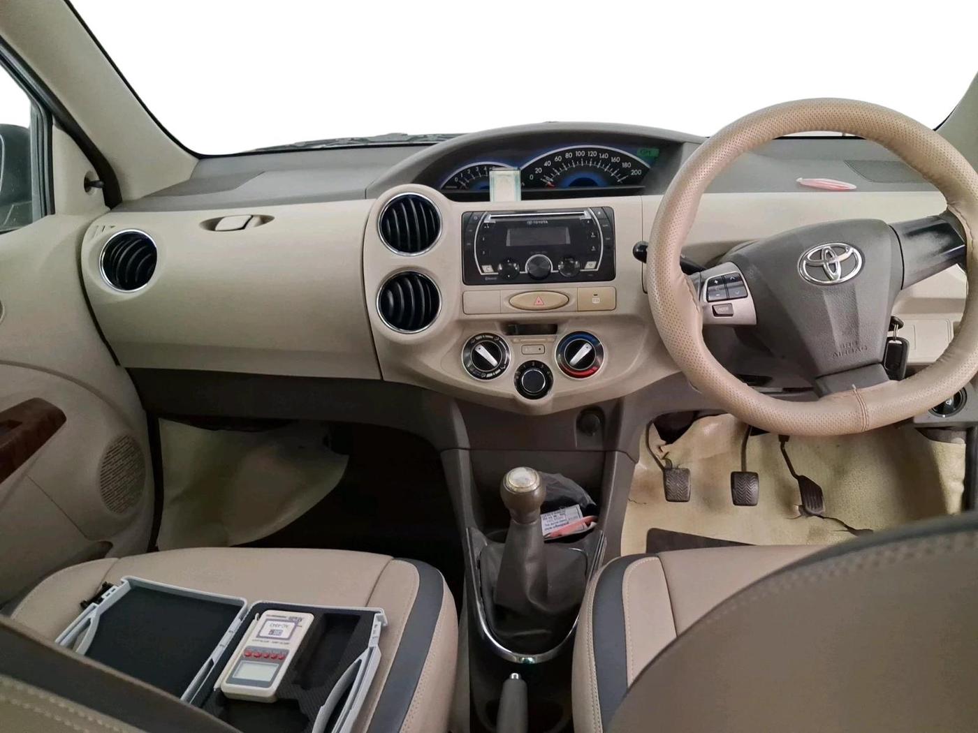 2013 Toyota Etios V, Petrol, Manual, 1,87,408 km, interior
