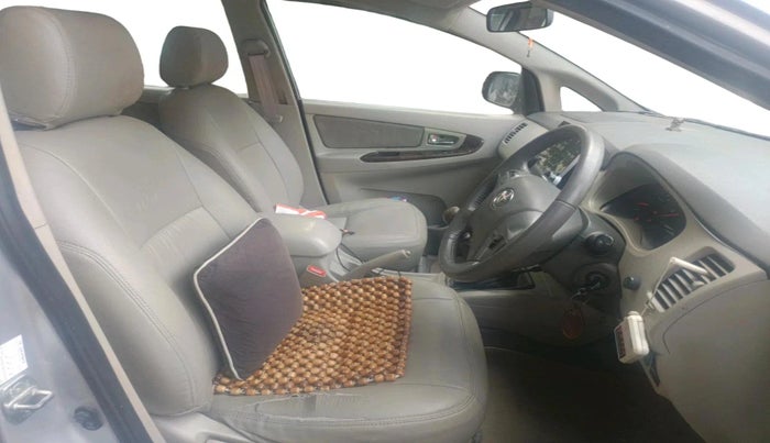 2013 Toyota Innova 2.5 VX 7 STR, Diesel, Manual, 1,54,820 km, interior