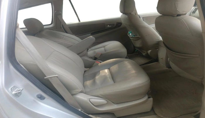 2013 Toyota Innova 2.5 VX 7 STR, Diesel, Manual, 1,54,820 km, interior