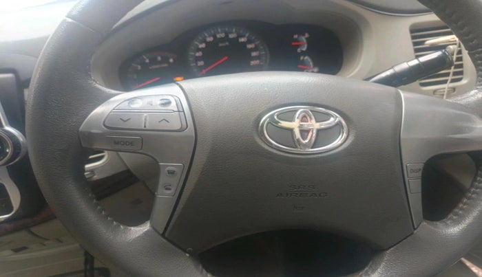 2013 Toyota Innova 2.5 VX 7 STR, Diesel, Manual, 1,54,820 km, interior