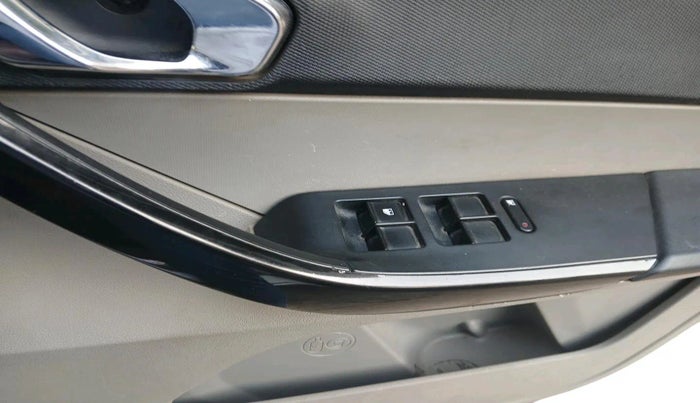 2018 Tata Tiago XZ PETROL, Petrol, Manual, 1,05,117 km, interior