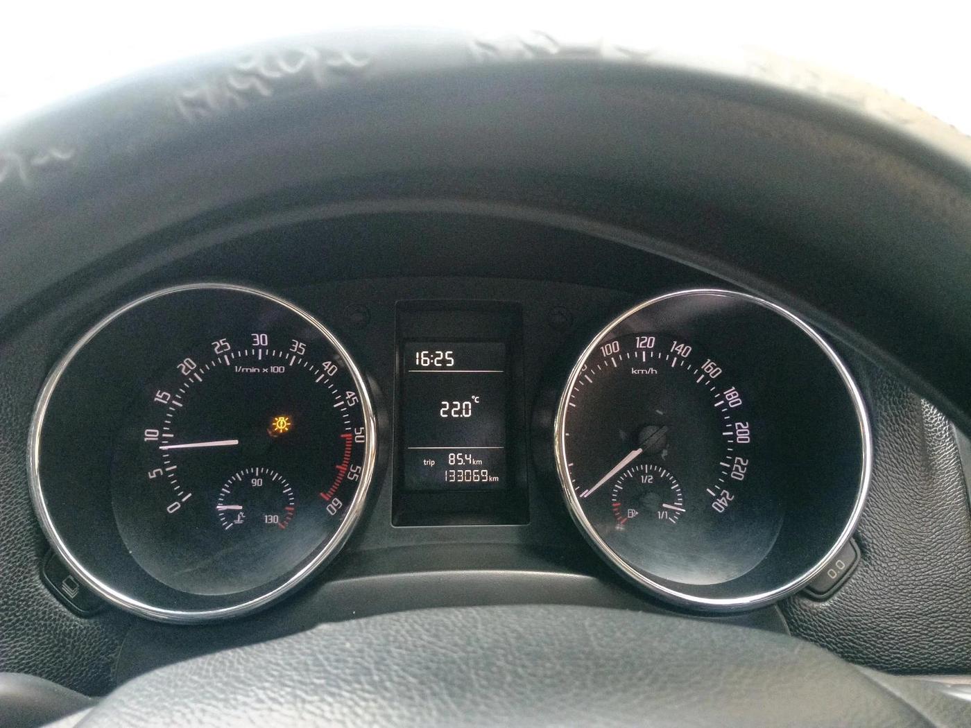 2012 Skoda Yeti ACTIVE 2.0 TDI CR 4X2, Diesel, Manual, 1,33,069 km, interior