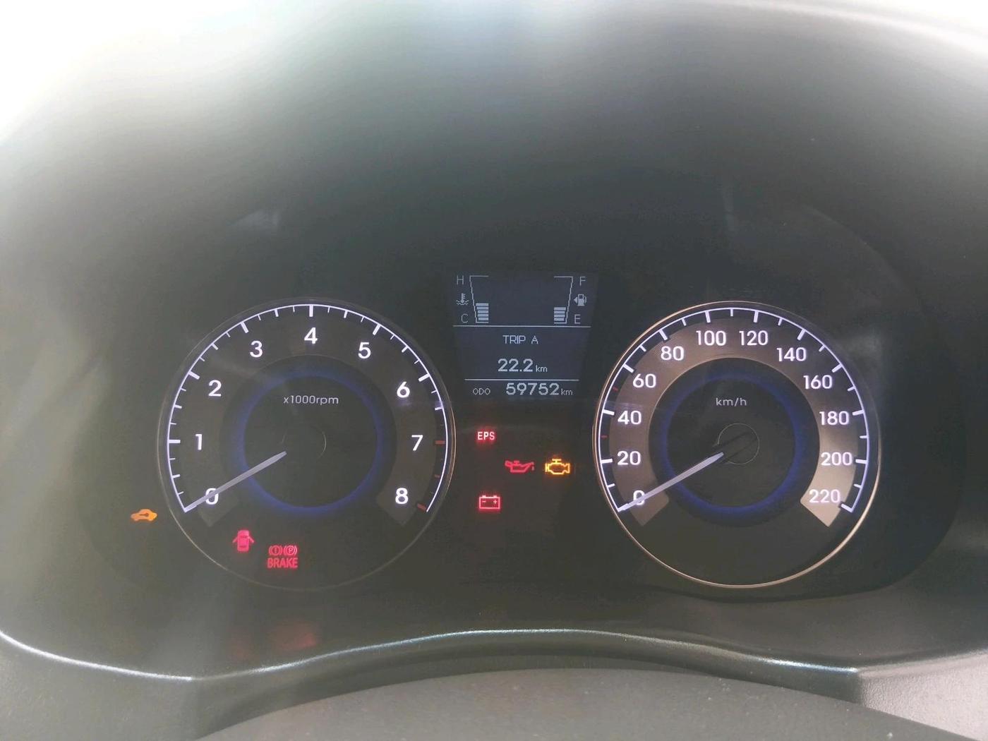 2013 Hyundai Verna FLUIDIC 1.6 VTVT SX, Petrol, Manual, 59,752 km, interior