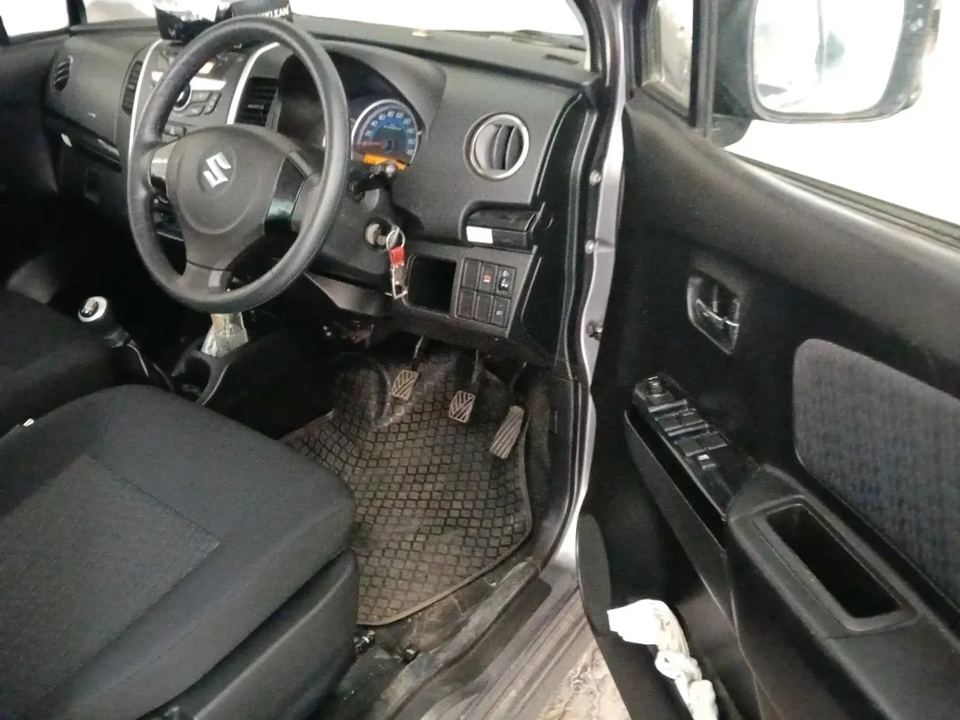 2013 Maruti Wagon R Stingray VXI, Petrol, Manual, 48,481 km, interior