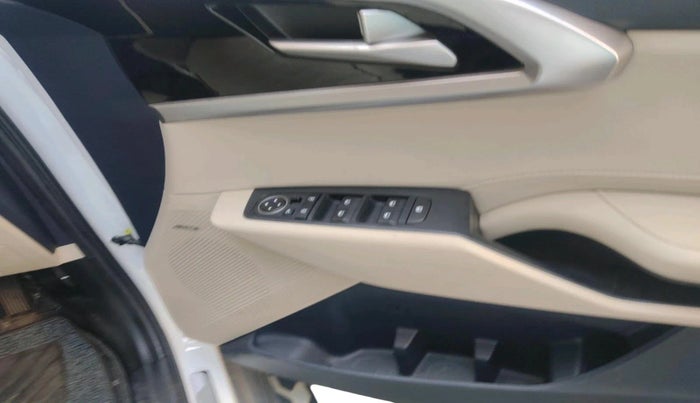 2023 KIA CARENS LUXURY PLUS 1.5 IMT PETROL, Petrol, Manual, 14,820 km, interior