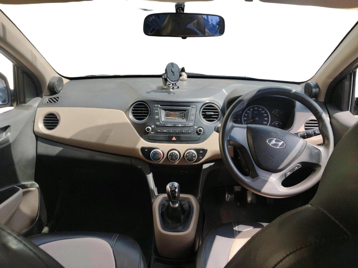 2014 Hyundai Grand i10 SPORTZ 1.1 CRDI, Diesel, Manual, 98,884 km, interior