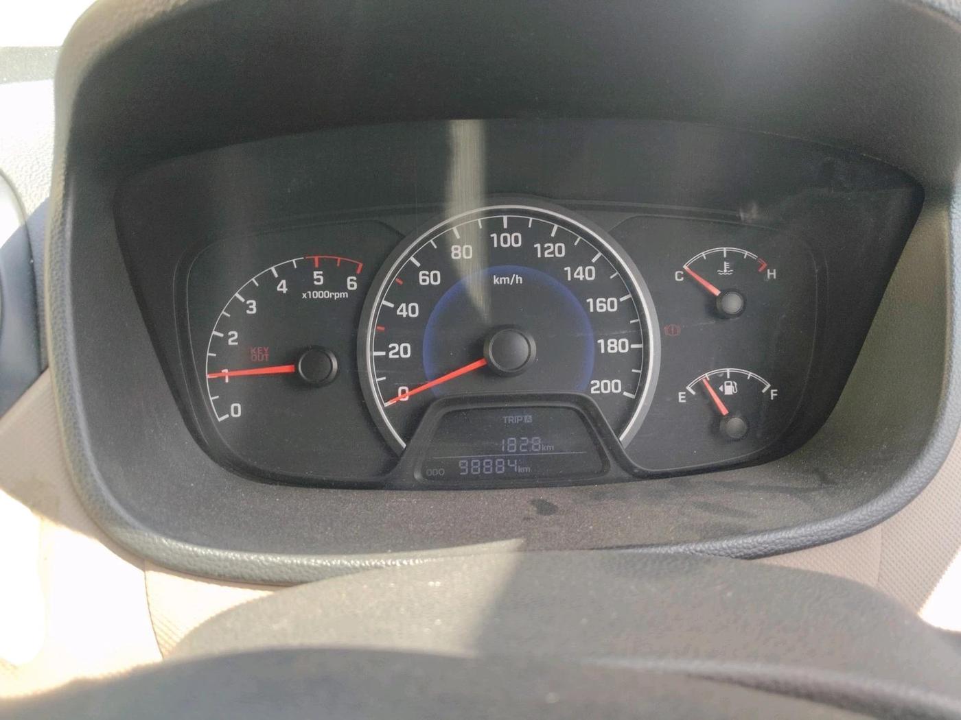 2014 Hyundai Grand i10 SPORTZ 1.1 CRDI, Diesel, Manual, 98,884 km, interior
