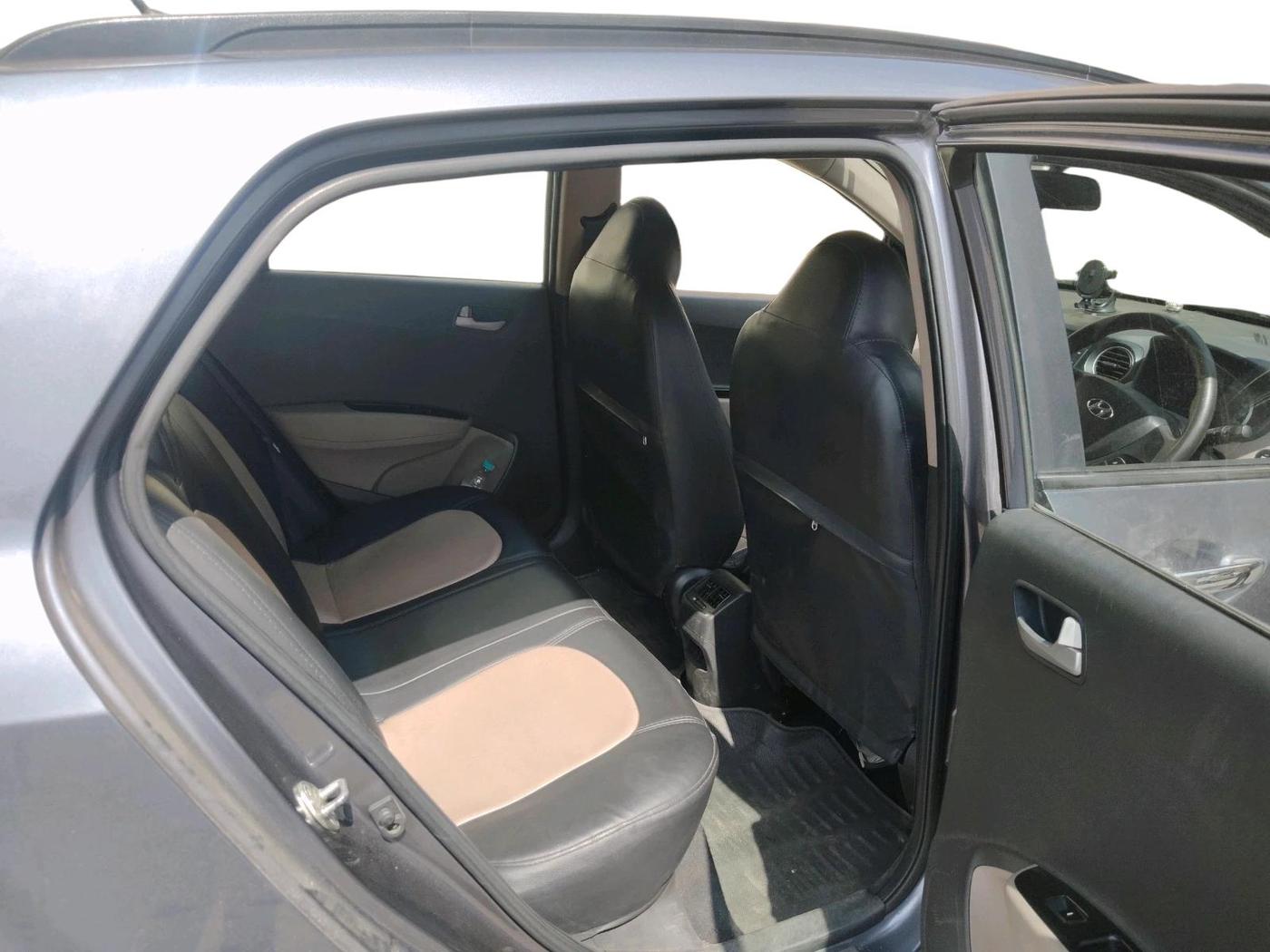 2014 Hyundai Grand i10 SPORTZ 1.1 CRDI, Diesel, Manual, 98,884 km, interior
