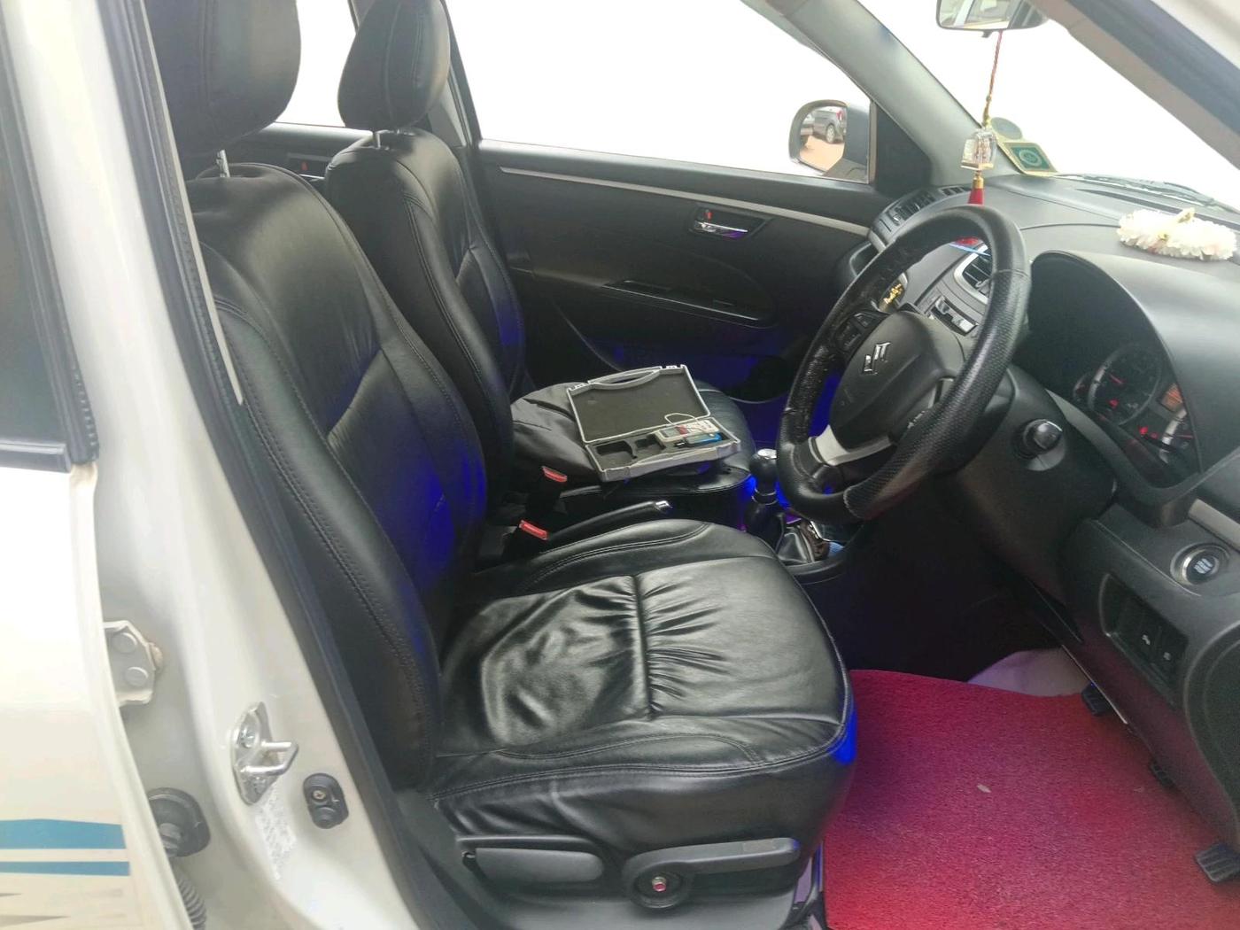 2016 Maruti Swift ZXI, Petrol, Manual, 36,613 km, interior