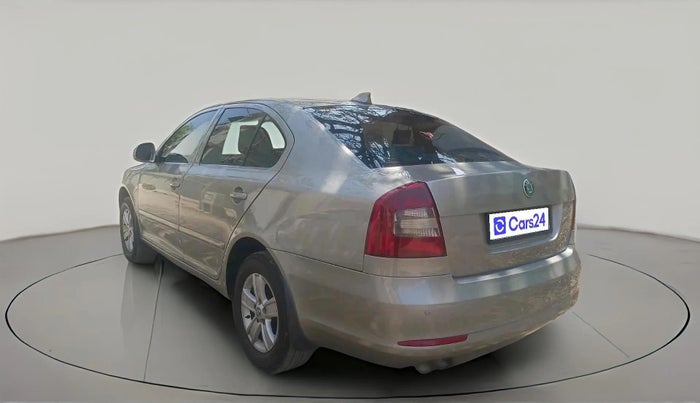 2013 Skoda Laura AMBIENTE 2.0 TDI CR MT, Diesel, Manual, 1,41,871 km, exterior