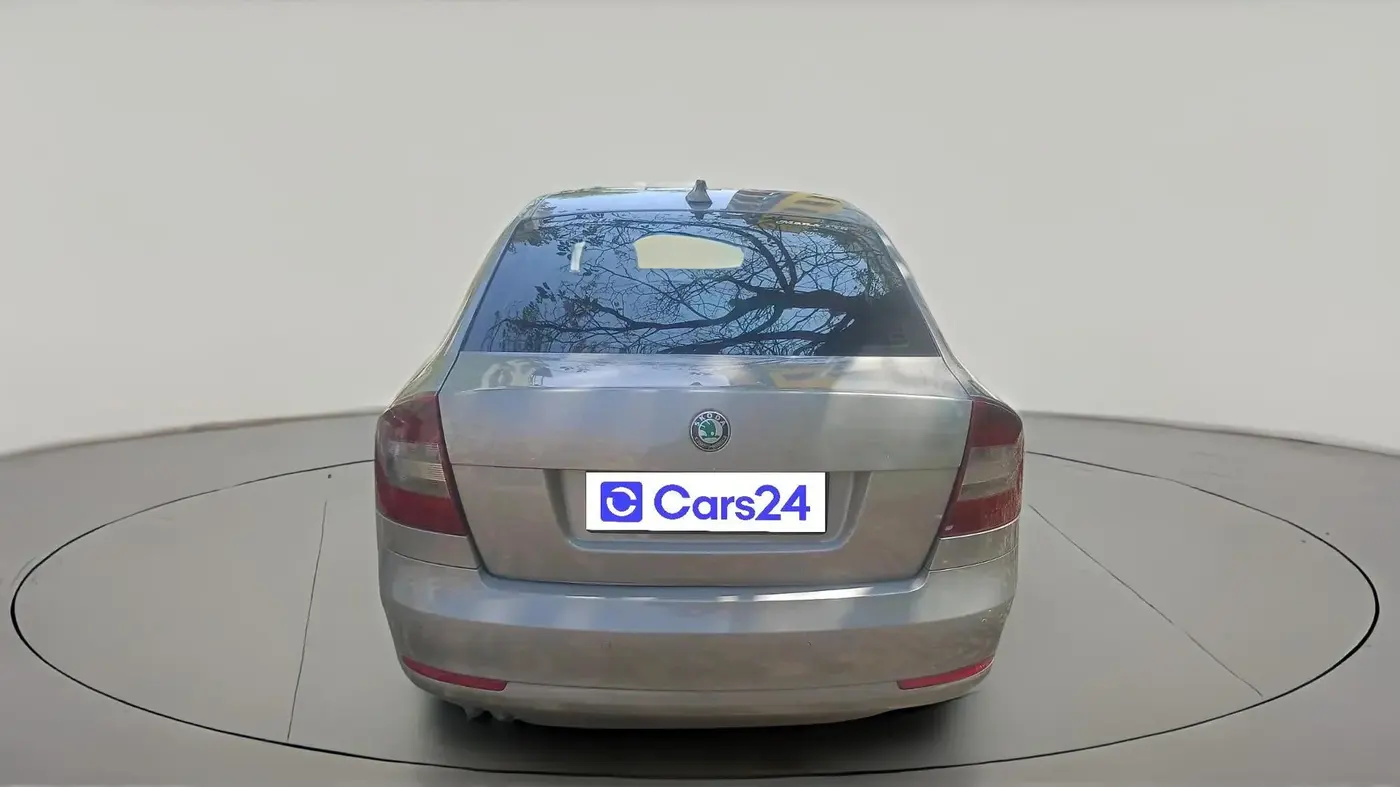 2013 Skoda Laura AMBIENTE 2.0 TDI CR MT, Diesel, Manual, 1,41,871 km, exterior