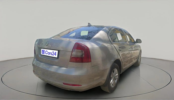 2013 Skoda Laura AMBIENTE 2.0 TDI CR MT, Diesel, Manual, 1,41,871 km, exterior