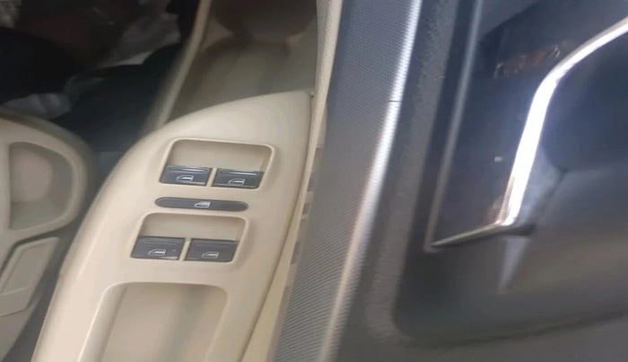 2013 Skoda Laura AMBIENTE 2.0 TDI CR MT, Diesel, Manual, 1,41,871 km, interior