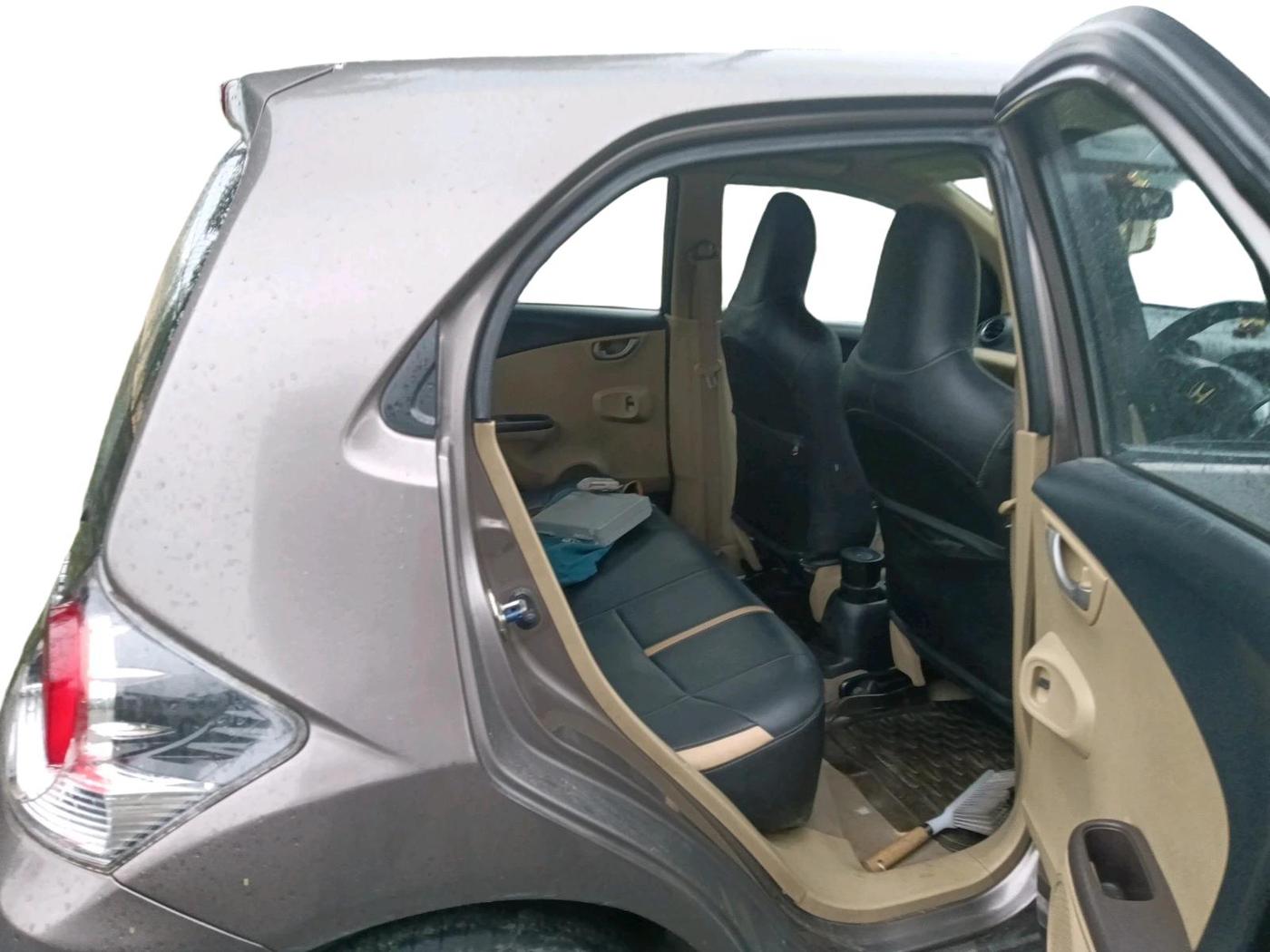 2012 Honda Brio V MT, Petrol, Manual, 67,706 km, interior