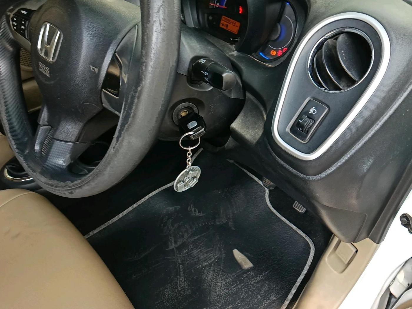 2014 Honda Mobilio 1.5L I-VTEC V, CNG, Manual, 90,001 km, interior
