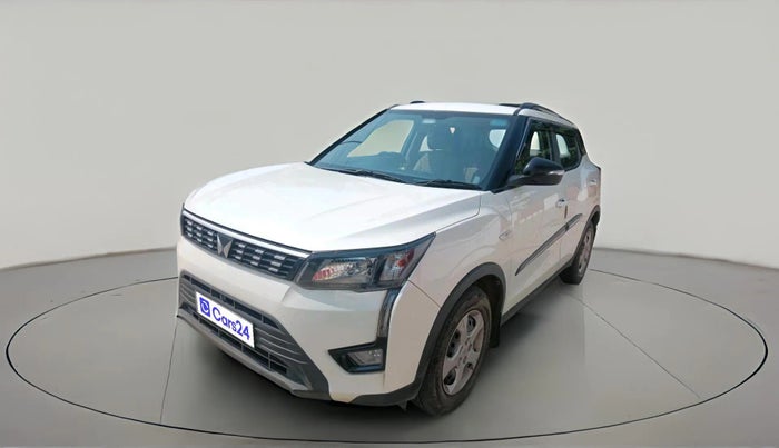 2023 Mahindra XUV300 W6 1.2 PETROL, Petrol, Manual, 46,833 km, exterior