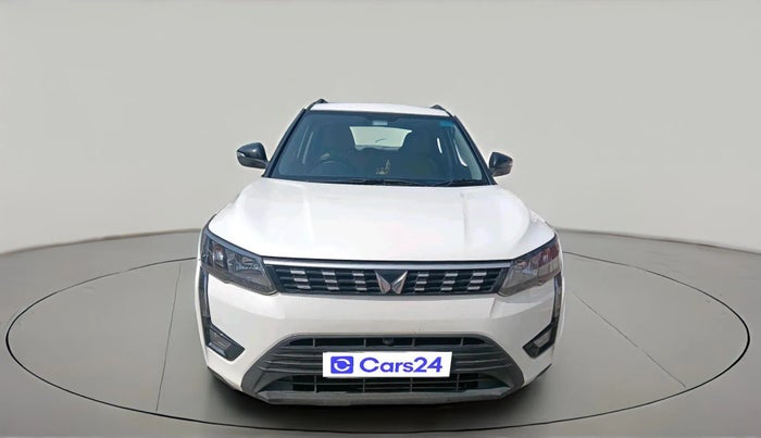 2023 Mahindra XUV300 W6 1.2 PETROL, Petrol, Manual, 46,833 km, exterior