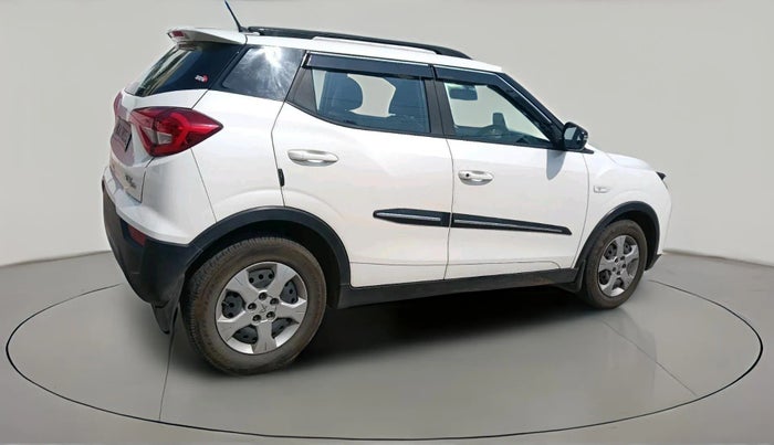 2023 Mahindra XUV300 W6 1.2 PETROL, Petrol, Manual, 46,833 km, exterior