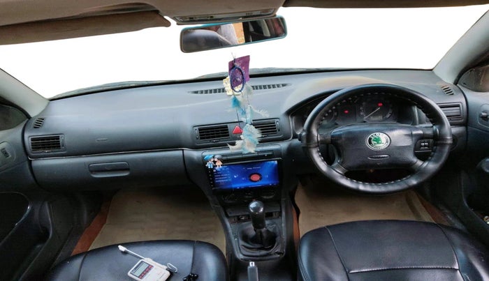 2004 Skoda Octavia AMBIENTE 1.9 TDI, Diesel, Manual, 1,80,814 km, interior