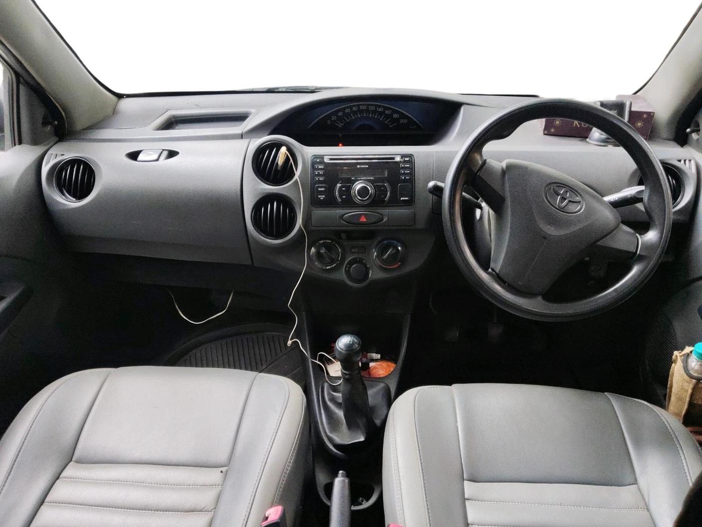 2013 Toyota Etios Liva G, Petrol, Manual, 1,89,140 km, interior
